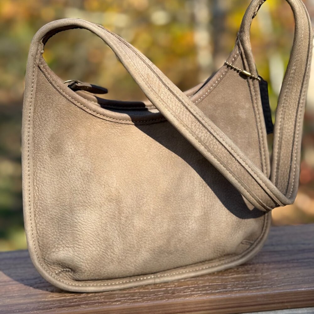 Mini zip ergo, in lovely sand!  So chic for fall!